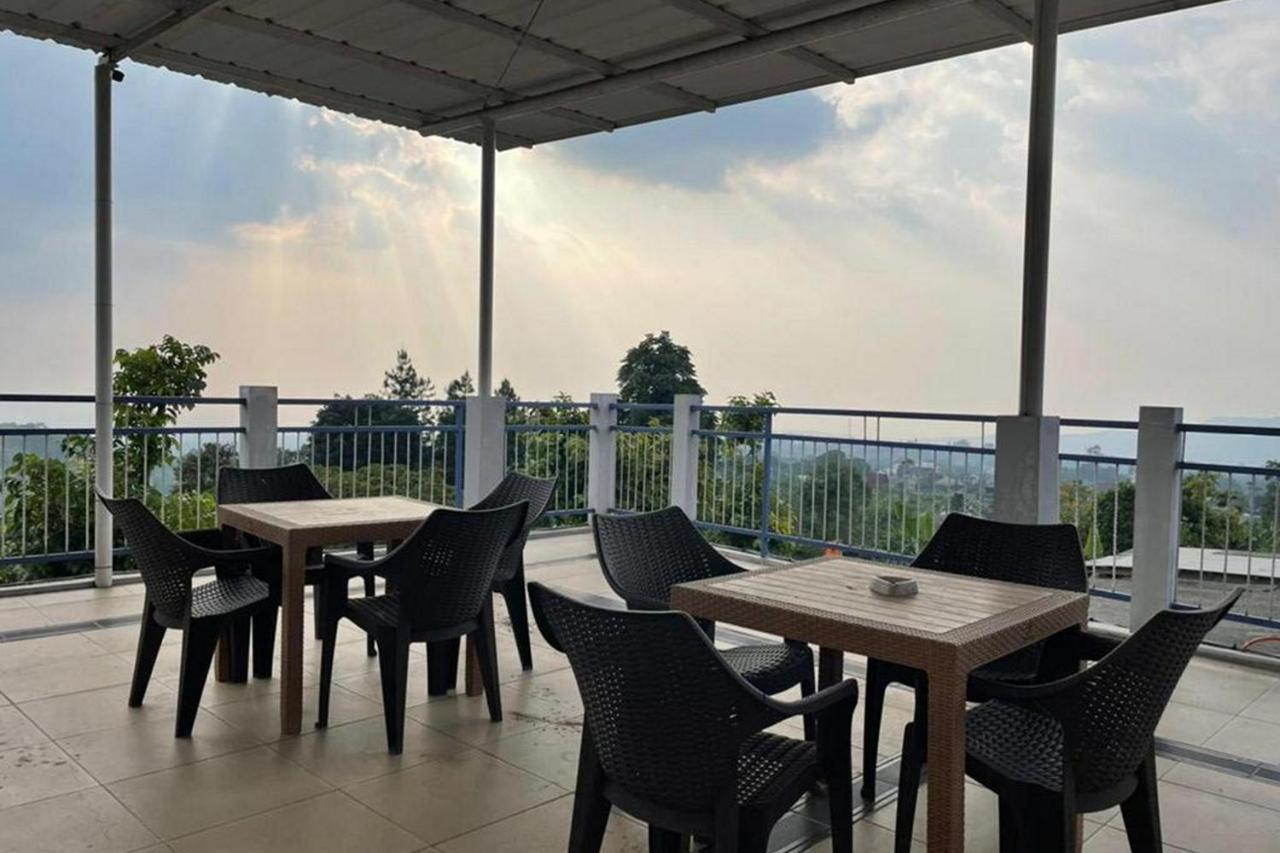 Villa Syariah Citeko RedPartner Bogor Luaran gambar